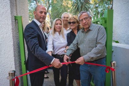 אירוע החניכה במעמד ראש עיריית רמת-גן, מייסדי עמותת גשר אל הנוער - ורדה ודר דב הלפרין, יור משותף קרן פרידמן - עורכת דין רות דיין וולפנר, נכדו של אלחנן פרידמן זל - דן שגיא