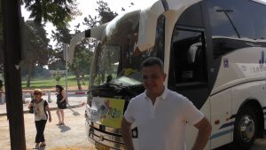 כרמל שאמה הכהן ליד הסבבוס. צילום: אונו ניוז