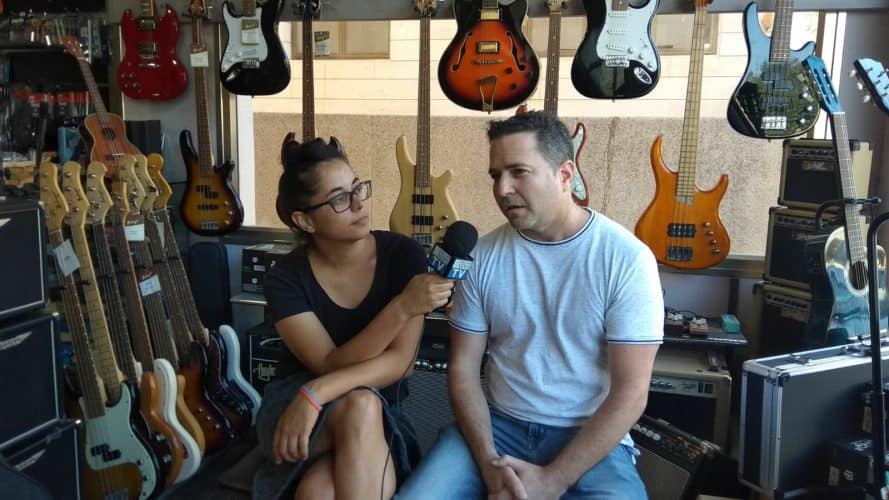 שי לב עם נטלי פורטי בחנות בודגוב