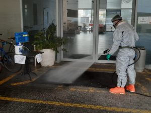 חיטוי בבני ברק. צילום כב"ה