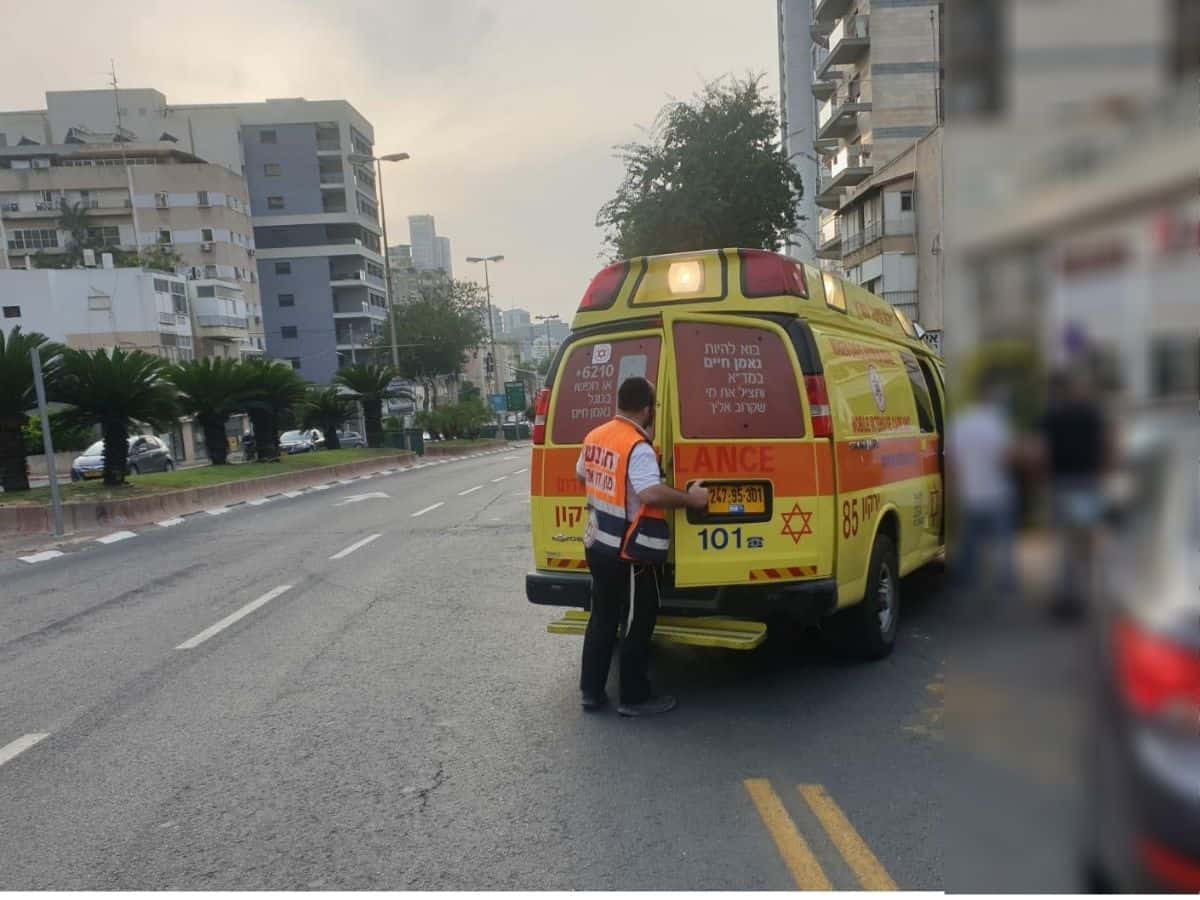 גבר נפל מגובה צילום:דוברות מד”א