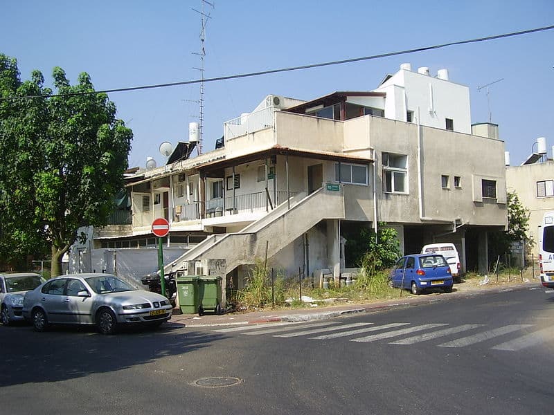 800px-Houses_in_Ramat_Amidar