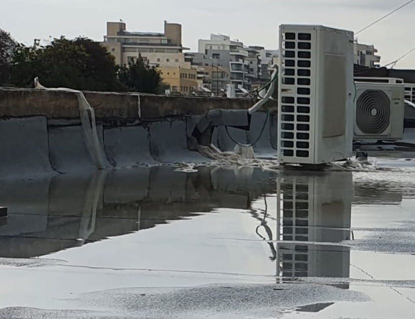 נזילות בבית ספר ברמת גן