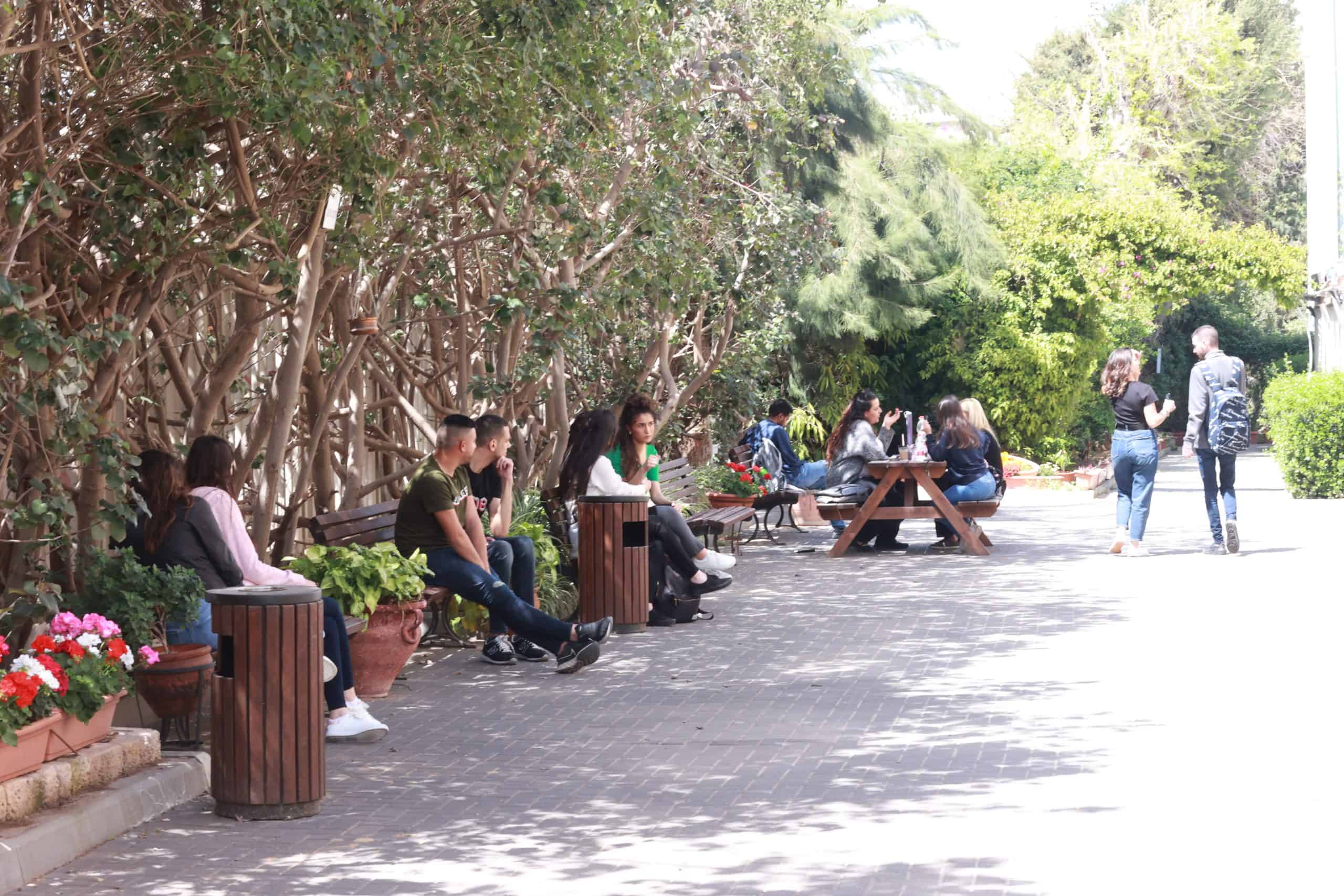 ביי פוסט : סטודנטים באקדמית רמת גן. קרדיט- סטודיו למה לא, רוני יואל