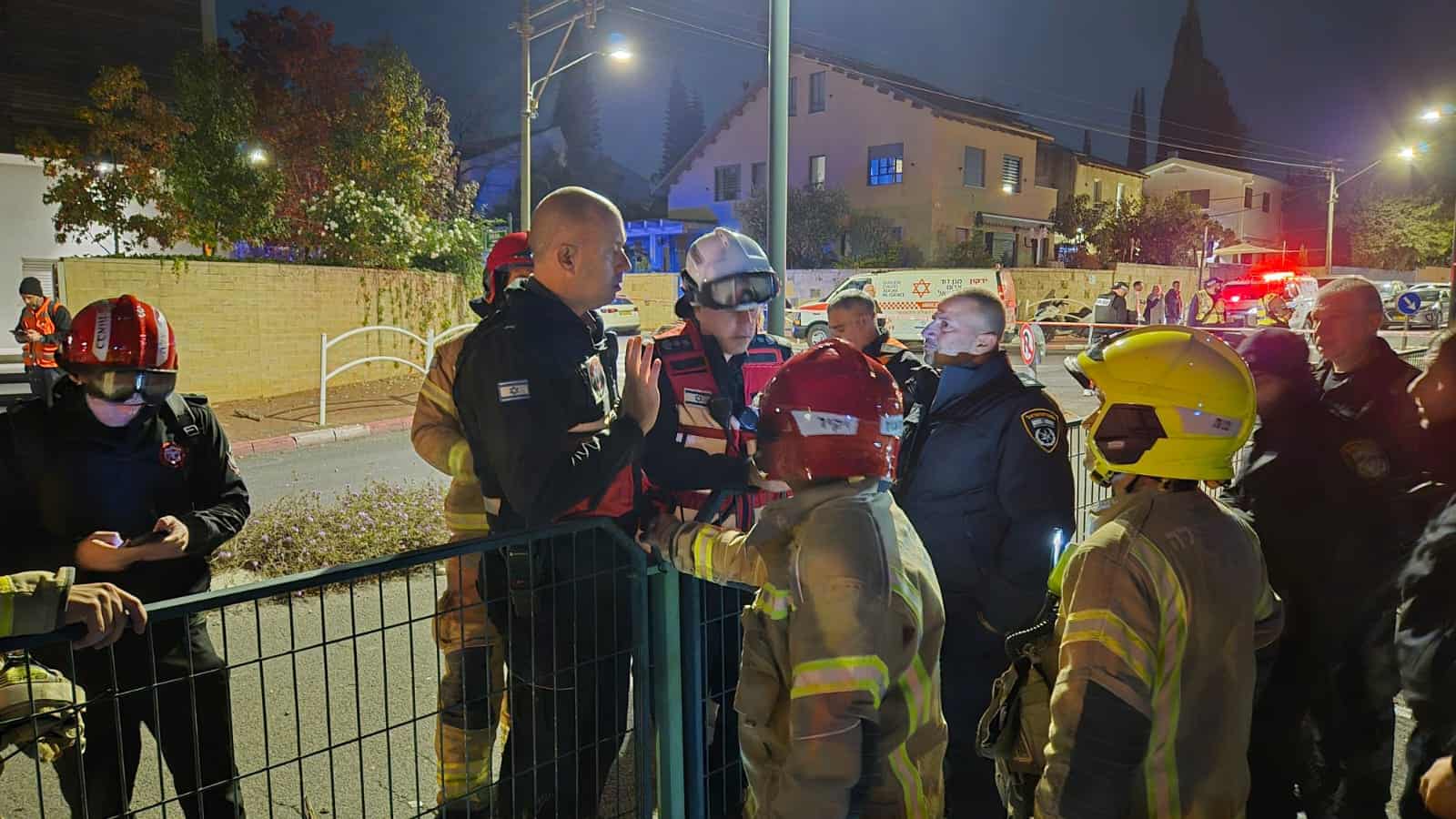 איזור הנפילה ברמת אפעל הלילה. צילום: כיבוי והצלה