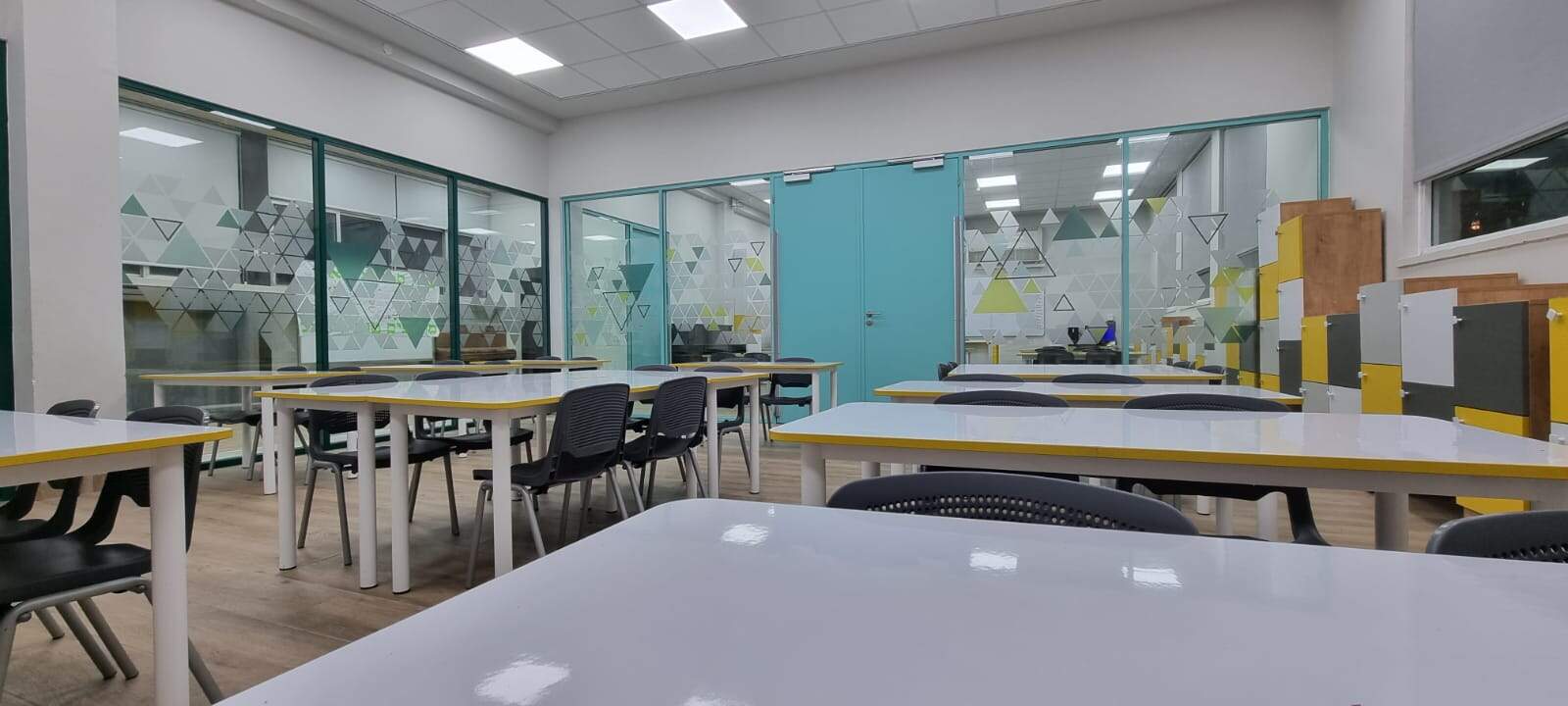 בית ספר אושא יחד רמת גן. עומר עושים תקשורת צילום: דוברות עיריית רמת גן