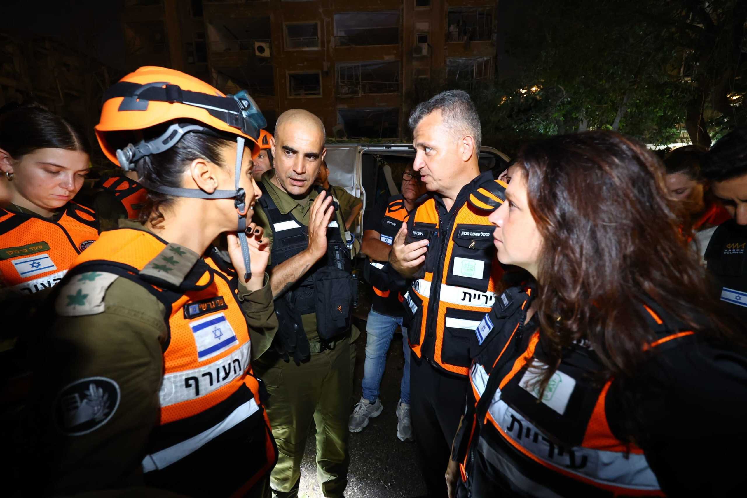 העירייה וכוחות הביטחון פועלים יחד בזירה. צילום: דוברות עיריית רמת גן