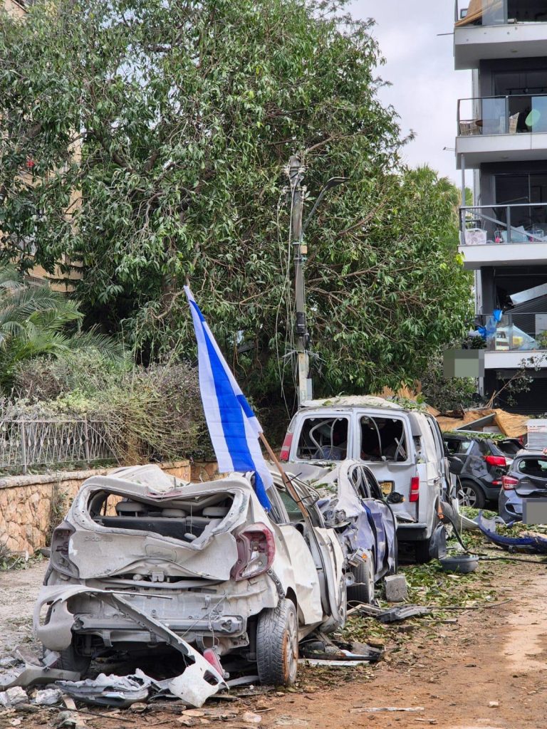פגיעת טיל מאיראן ההרס מרמת גן. צילום: שלומי מזרחי