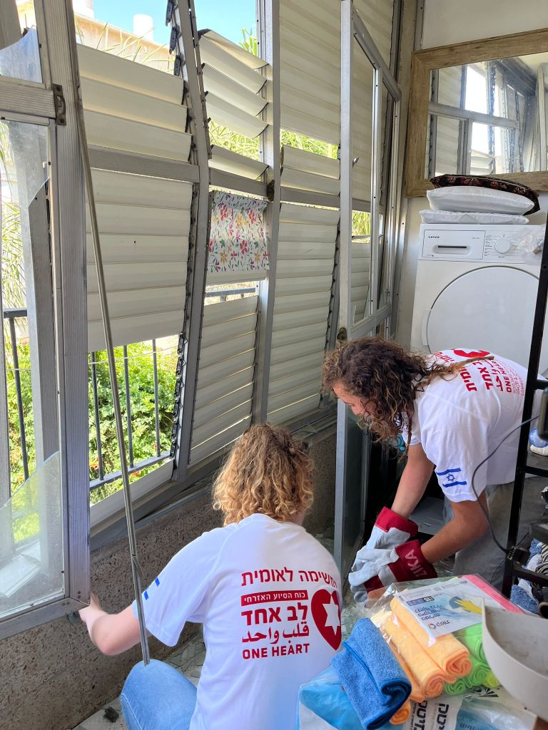 עיריית רמת-גן וארגון “לב אחד” מתגייסים למען התושבים. צילום: דוברות עיריית רמת גן