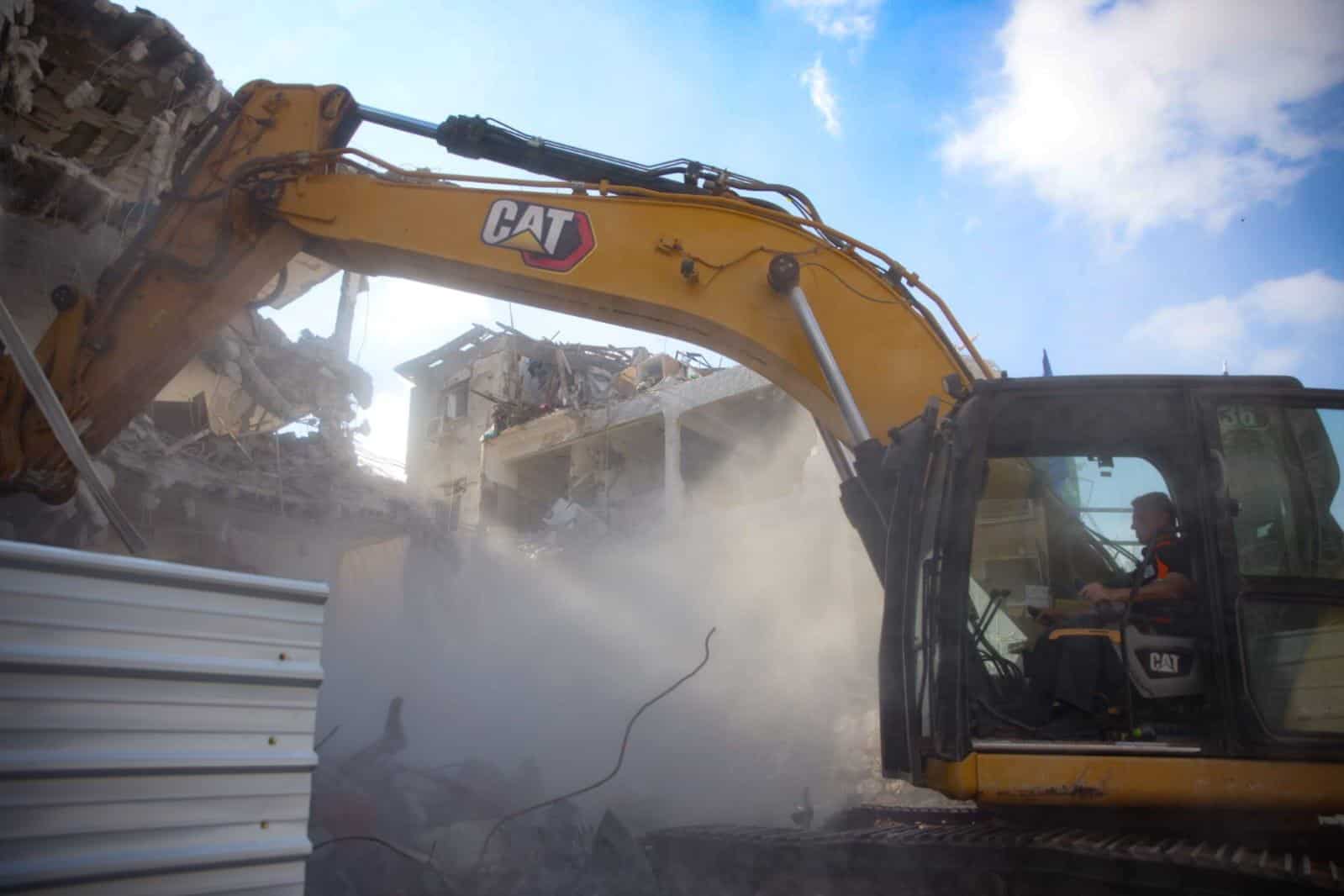 רמת גן החלה בהריסת מבנים מסוכנים. צילום: אורי חבושי
