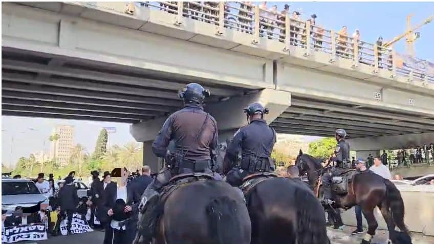 המשטרה נערכת לחסימות בכביש 4. צילום ארכיון: דוברות המשטרה