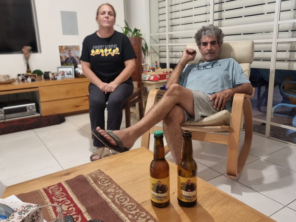הוריו של תומר ז"ל. צילום: מירי שבו דולניסקי