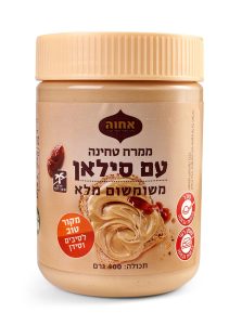 מירב ברומרד ממרח טחינה עם סילאן של חברת אחוה צילום יעל האן (2)