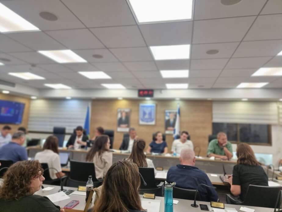 ישיבת מועצת העיר רמת גן. צילום: מירי דולינסקי שבו