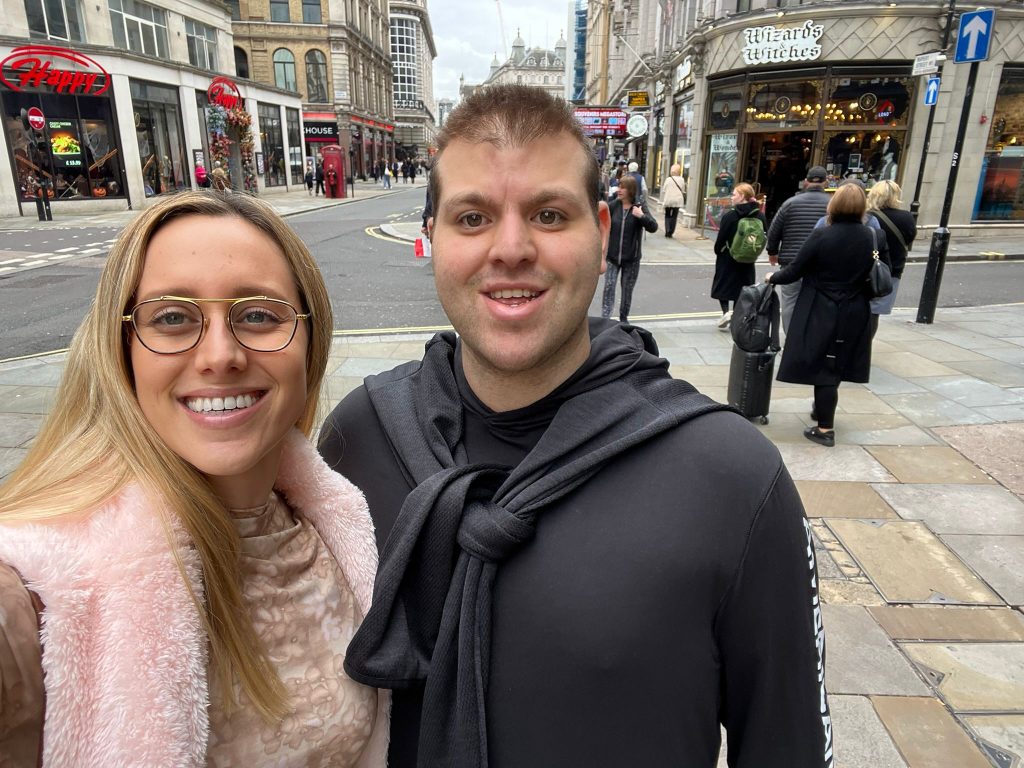 בר עם אחיה רז. צילום פרטי