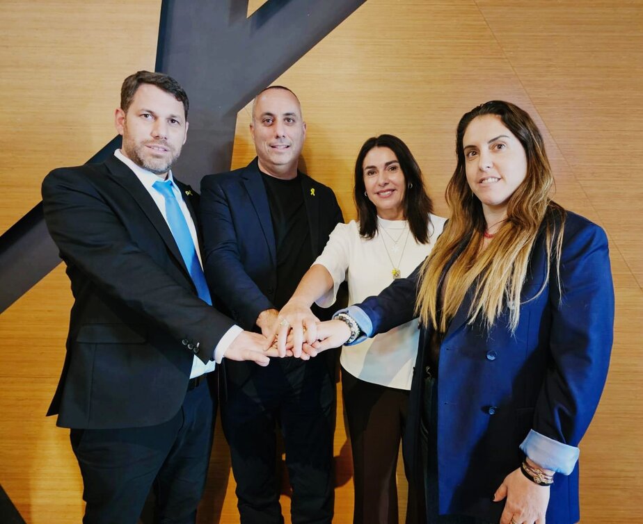 שרת התחבורה והבטיחות בדרכים (תא"ל במיל') מירי רגב , מנכ"ל המשרד משה בן זקן, יו"ר דרקטוריון נת"ע יודפת אפק ארזי, מנכ"ל נת"ע איתמר בן מאיר. צילום באדיבות נת"ע