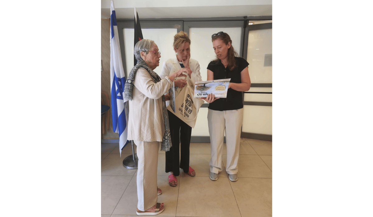 SSPORT PR השרה הגרמנייה עם דבורה הברפלד וליאורה שוהם – פיטרס. צילום: ארגון יוצאי אירופה canva