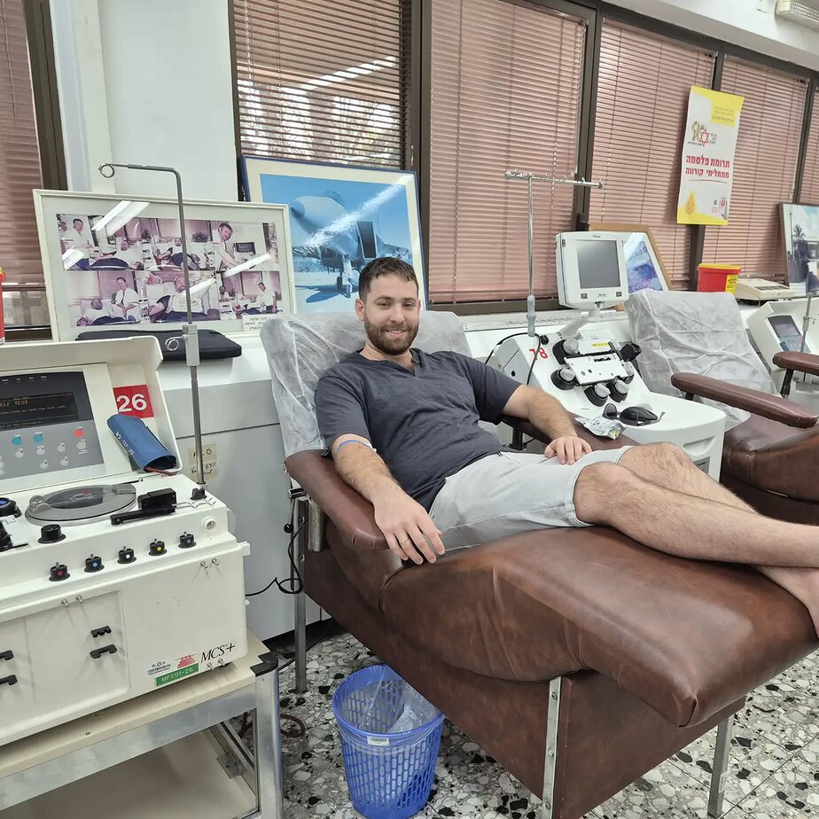 תורם דם. צילום: יואב בר זאב