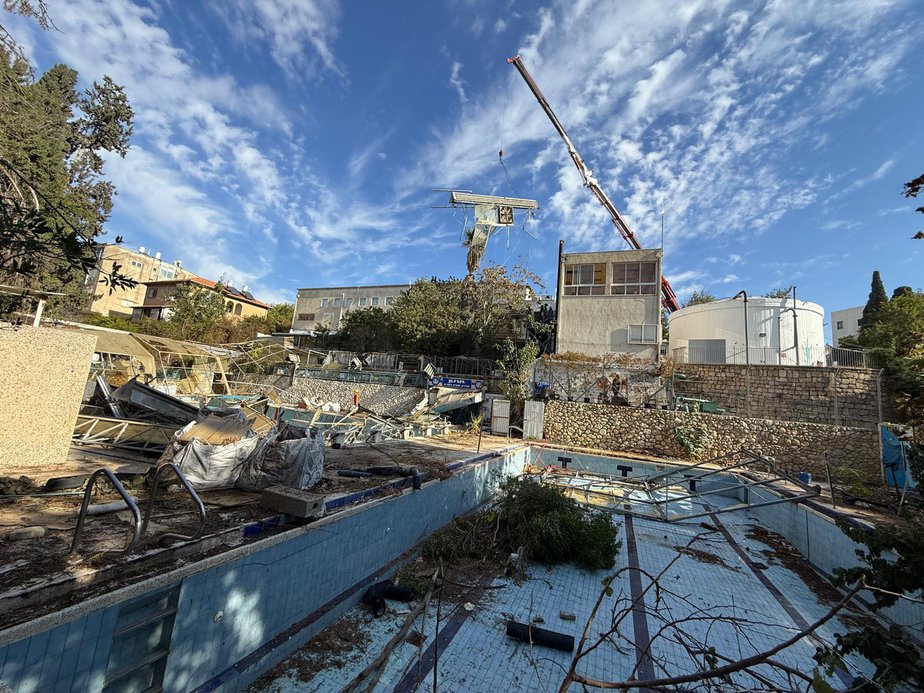 עבודות בריכת רמב"ם גבעתיים. צילום: באדיבות דוברות עיריית גבעתיים