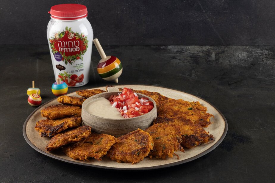 לביבות טחינה כתומות של חברת אחוה צילום הדס ניצן