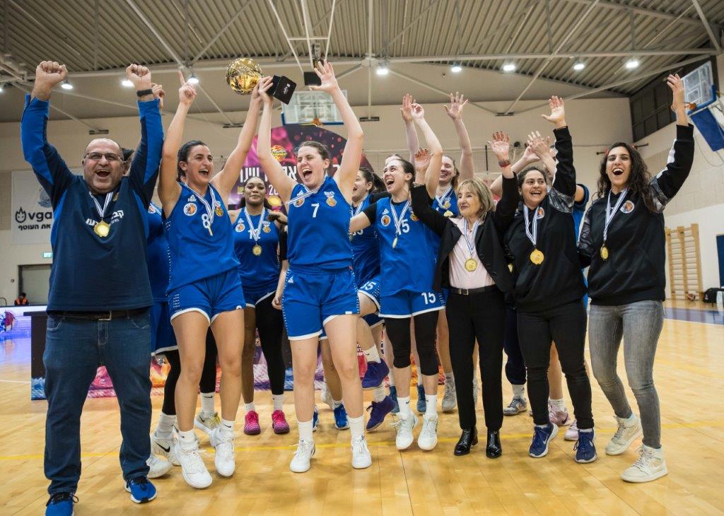 מכבי רמת גן כדורסל נשים מחזיקת גביע המדינה. צילום עודד קרני__20260101 2792279 – עותק