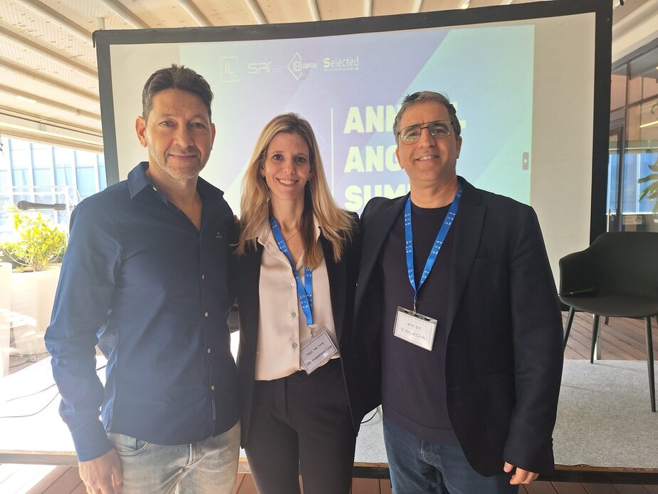 בתמונה מימין רם יוניש, מנכל ומייסד IL Angel Club, עוד מיכל מור קופל, מייסדת שותפה במועדון המשקיעים SRI והמשקיע והיזם המוביל יוסי מולדבסקי. צילום: ליאנה שושקוב 