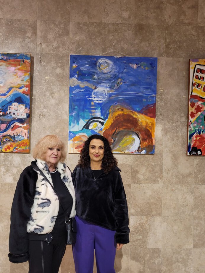 אביבית אגם דאלי עם האמנית נדי בית תלמי. צילום יחצ