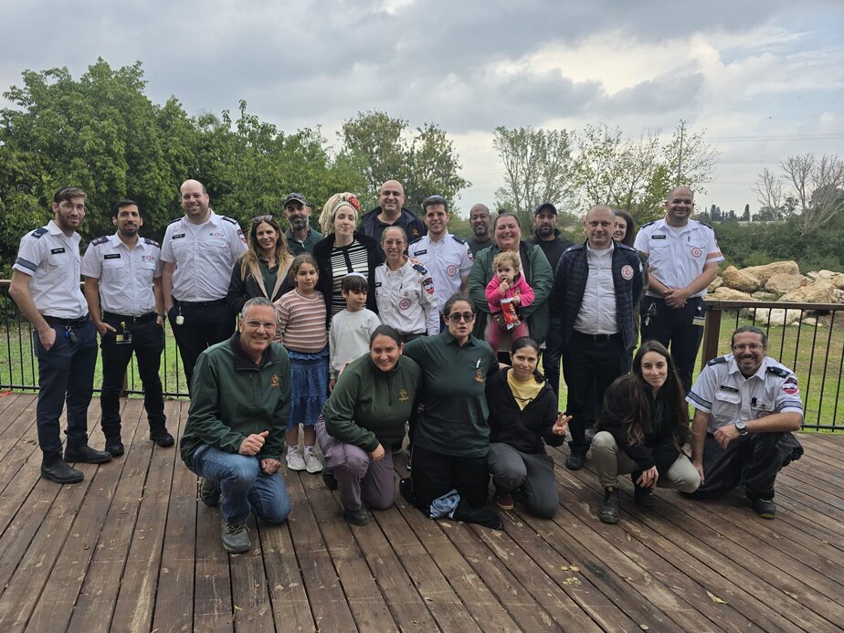 עובדי הספארי ומתנדבי מדא. צילום דוברות הספארי