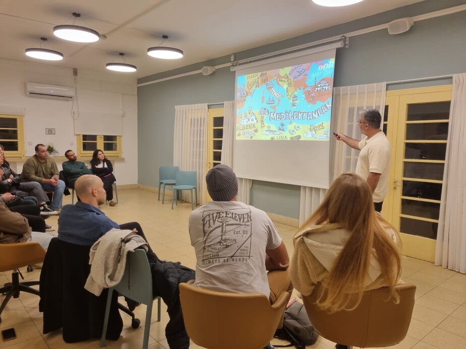 עסק במדים. צילום עיריית גבעתיים