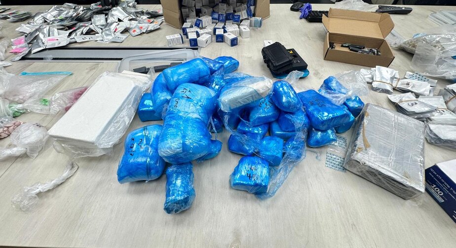 חומרים החשודים כסם במחסן ברמת גן