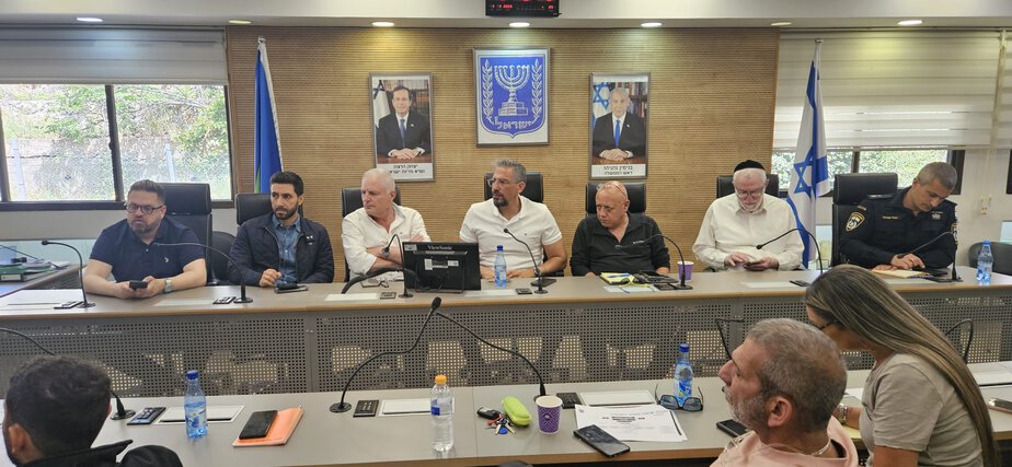 דיון בנושא נוער בוועדת הביטחון העירונית. צילום באדיבות ישראל זרי