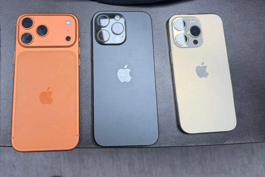 הניידים הגנובים שנתפסו. צילום: דוברות המשטרה.