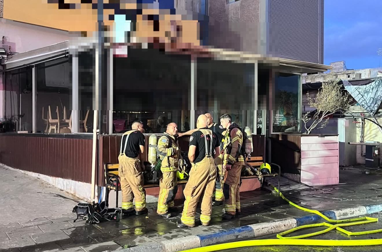 שריפה פרצה במסעדה בגבעתיים. צילום: כיבוי אש והצלה