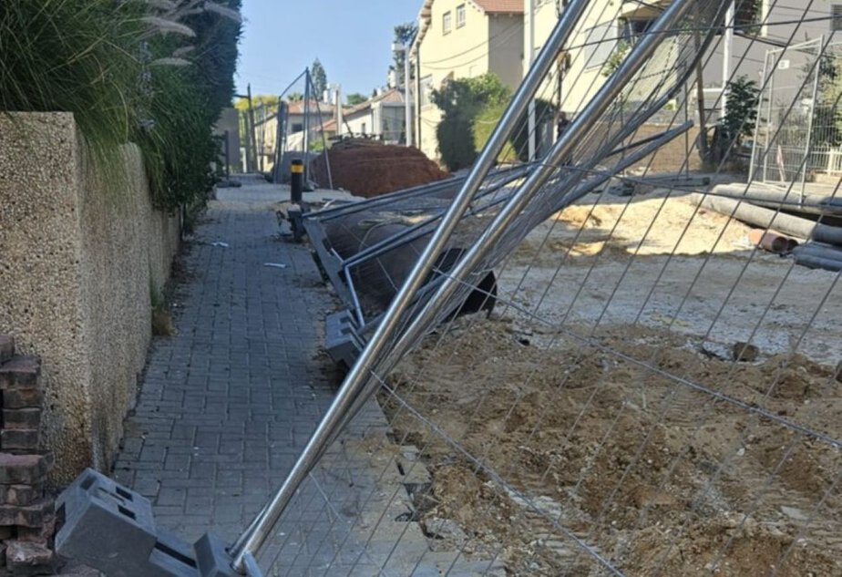 עבודות התשתית להחלפת צינורות המים ברחוב הגלבוע בגבעתיים