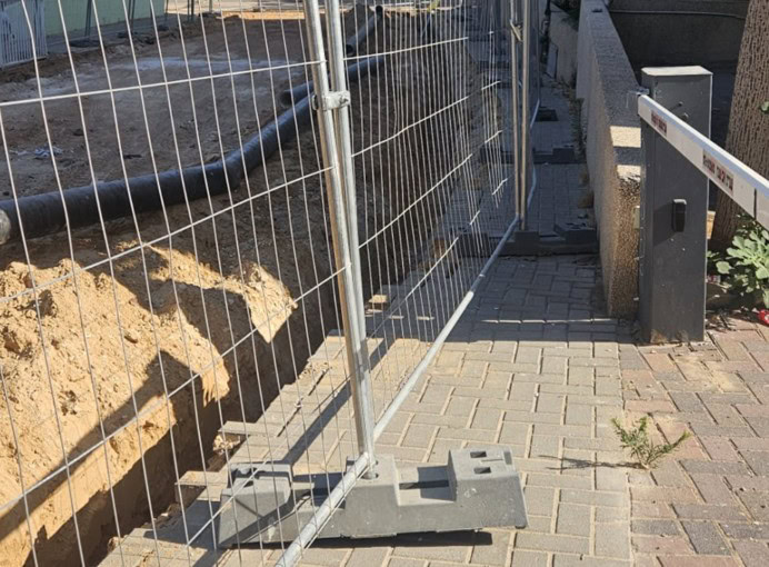 עבודות התשתית להחלפת צינורות המים ברחוב הגלבוע בגבעתיים. צילום פרטי