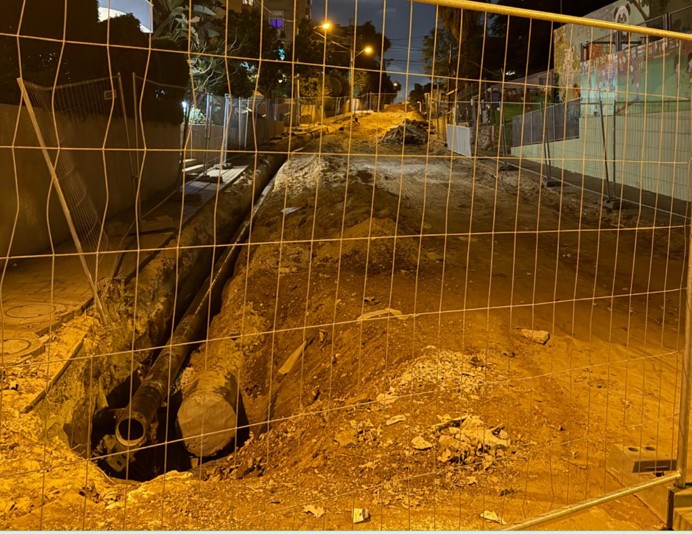 עבודות התשתית להחלפת צינורות המים ברחוב הגלבוע בגבעתיים. צילום פרטי