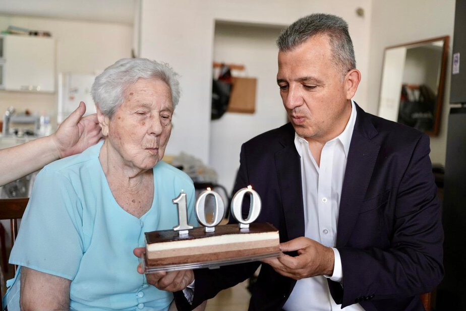 ראש העיר כרמל שאמה הכהן וסימה קוגן. קרדיט צילום: אילן ספירא