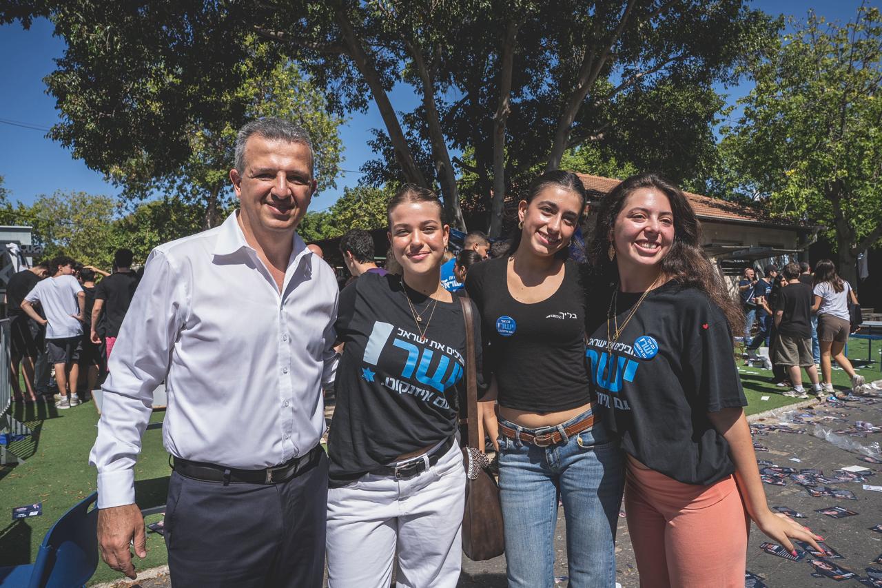 ראש העיר כרמל שאמה הכהן בתרגיל הבחירות בתיכון בליך רמת גן. צילום: דוברות עיריית רמת גן