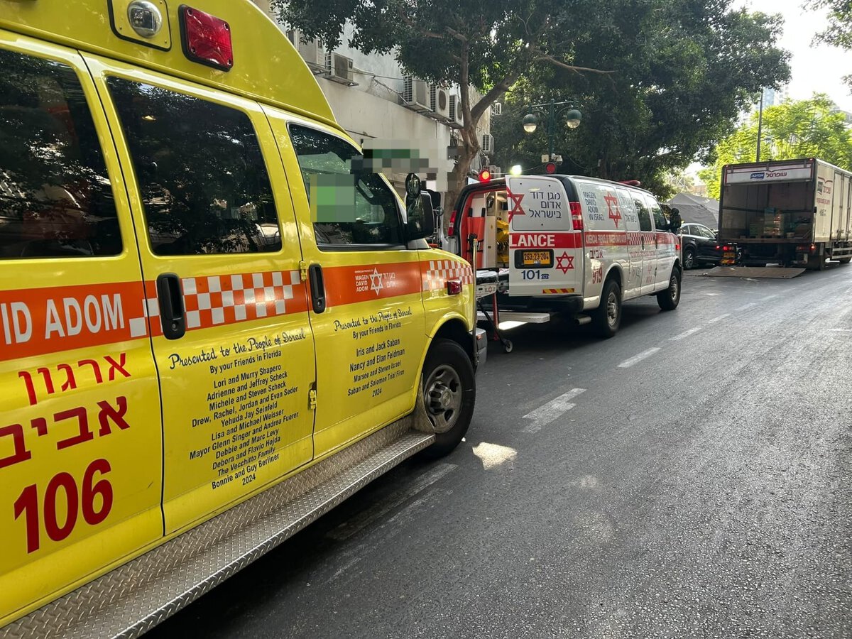 החייאה ברחוב ביאליק רמת גן. צילום: דוברות מד"א